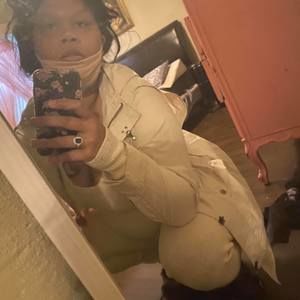 Meet your Posher, Abigail